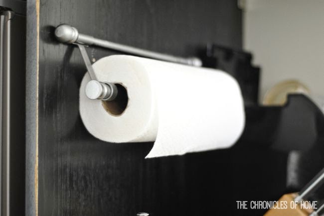 https://www.thechroniclesofhome.com/wp-content/uploads/2014/06/diy-wall-mounted-paper-towel-holder-4.jpg
