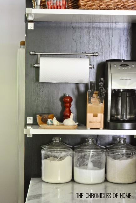 https://www.thechroniclesofhome.com/wp-content/uploads/2014/06/diy-wall-mounted-paper-towel-holder-5.jpg