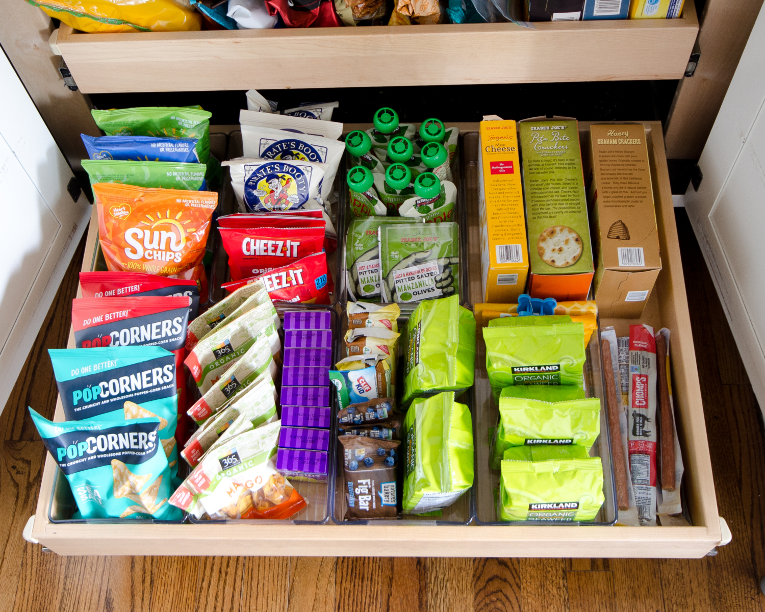 Organized kitchen/ drawer/ snacks. Snacks + gum.